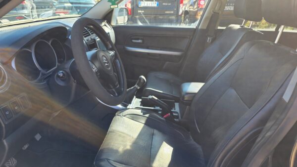 Suzuki Grand Vitara 1.9 DDiS 5 porte DDIS Luxe € 6.500,00 - immagine 6