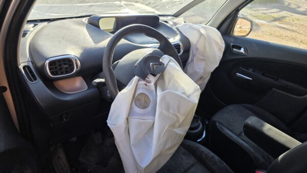 CITROEN C3 PICASSO 1.6 HDI 92 CV EXCLUSIVE 2011 EURO 5 INCIDENTATA € 1.000,00 - immagine 9