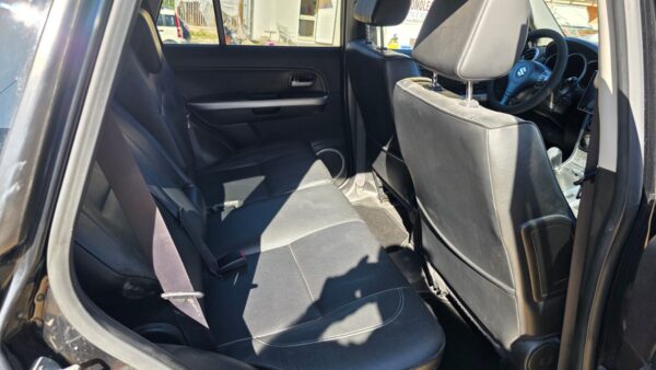 Suzuki Grand Vitara 1.9 DDiS 5 porte DDIS Luxe € 6.500,00 - immagine 8