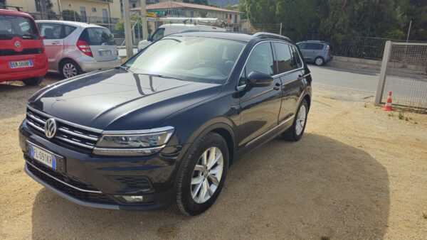 VOLKSWAGEN TIGUAN 2.0 TDI 150 CV 2018 FOR MOTION EU6B CAMBIO AUTOMATICO INTERNI IN PELLE € 19.000,00 - immagine 9