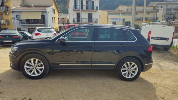VOLKSWAGEN TIGUAN 2.0 TDI 150 CV 2018 FOR MOTION EU6B CAMBIO AUTOMATICO INTERNI IN PELLE € 19.000,00 - immagine 5