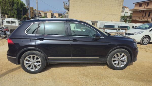 VOLKSWAGEN TIGUAN 2.0 TDI 150 CV 2018 FOR MOTION EU6B CAMBIO AUTOMATICO INTERNI IN PELLE € 19.000,00 - immagine 13