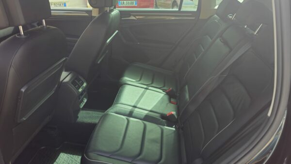 VOLKSWAGEN TIGUAN 2.0 TDI 150 CV 2018 FOR MOTION EU6B CAMBIO AUTOMATICO INTERNI IN PELLE € 19.000,00 - immagine 12