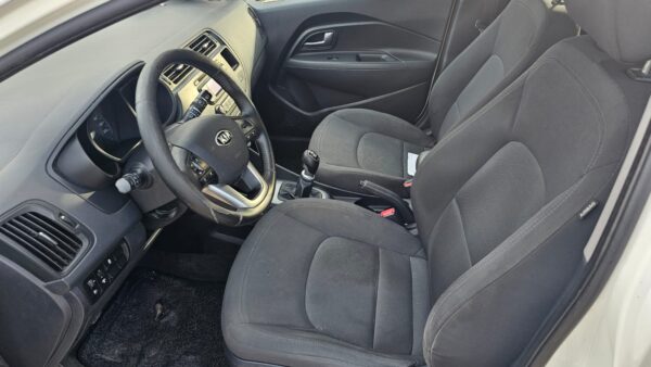 KIA RIO 1.1 CRDi  75 CV  ACTIVE 2013 E5 € 5.500,00 - immagine 3