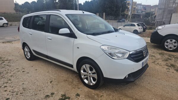 Dacia Lodgy 1.5 dCi  107 CV  2014 Laureate E5 7 POSTI € 7.500,00 - immagine 10