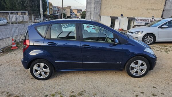Mercedes Klasse A 180 CDI  110 CV  2010 Avantgarde CAMBIO AUTOMATICO E5 € 5.500,00 - immagine 11