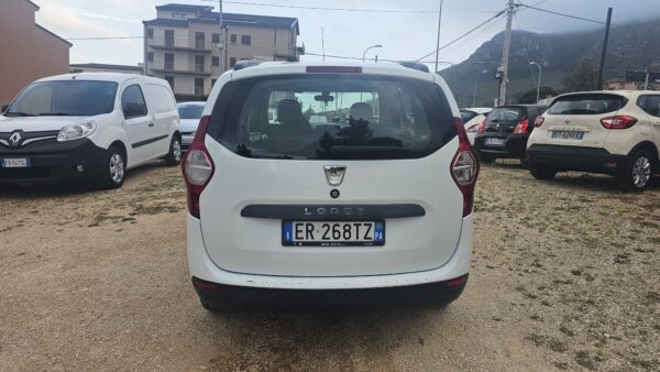 Dacia Lodgy 1.5 dCi  107 CV  2014 Laureate E5 7 POSTI € 7.500,00 - immagine 9