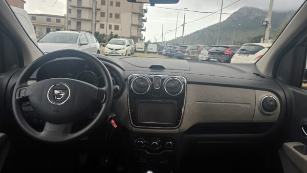 Dacia Lodgy 1.5 dCi  107 CV  2014 Laureate E5 7 POSTI € 7.500,00 - immagine 6