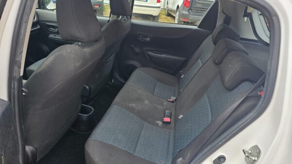 Toyota Yaris 1.4 D-4D 90 CV 2013 Active E5 € 6.800,00 - immagine 5