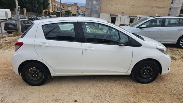 Toyota Yaris 1.4 D-4D 90 CV 2013 Active E5 € 6.800,00 - immagine 9