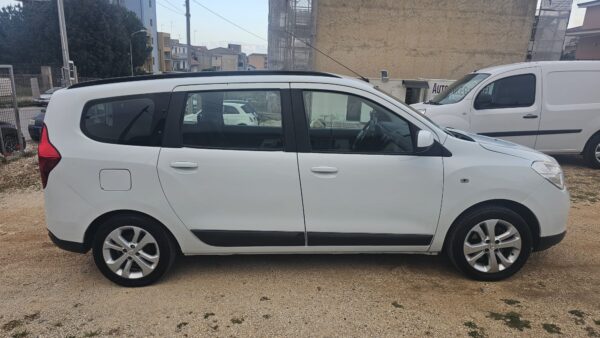 Dacia Lodgy 1.5 dCi  107 CV  2014 Laureate E5 7 POSTI € 7.500,00 - immagine 13