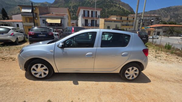 Dacia Sandero 1.5 dCi  75 CV 2015 Ambiance  E5 € 6.800,00 - immagine 5