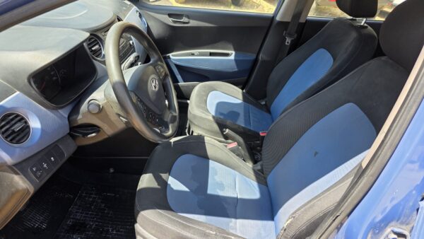 Hyundai i10 1.0  67 CV 2015  Basis  € 3.000,00 PROBLEMI AL MOTORE - immagine 3