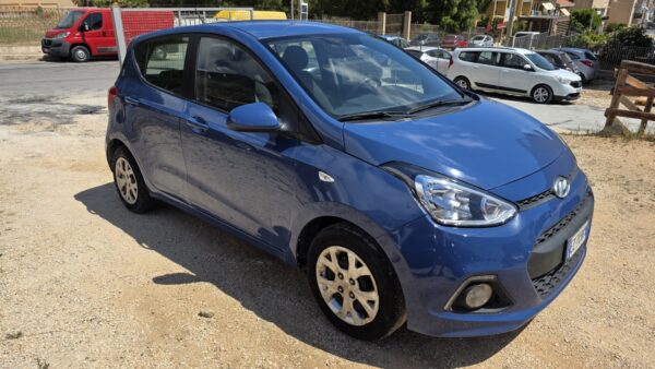 Hyundai i10 1.0  67 CV 2015  Basis  € 3.000,00 PROBLEMI AL MOTORE - immagine 9