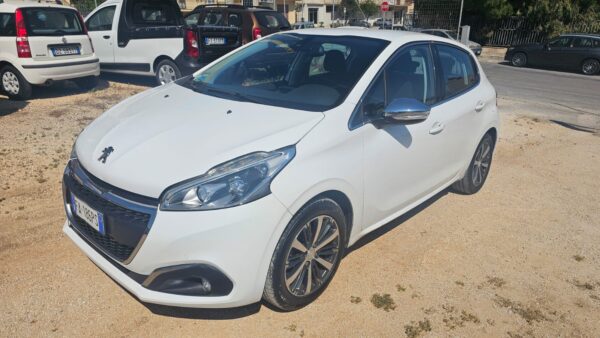 Peugeot 208 1.2 e-VTi  82 CV   2015 Allure  VENDUTA - immagine 11