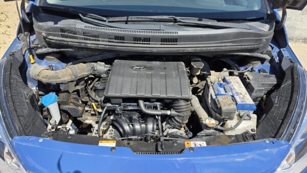 Hyundai i10 1.0  67 CV 2015  Basis  € 3.000,00 PROBLEMI AL MOTORE - immagine 10