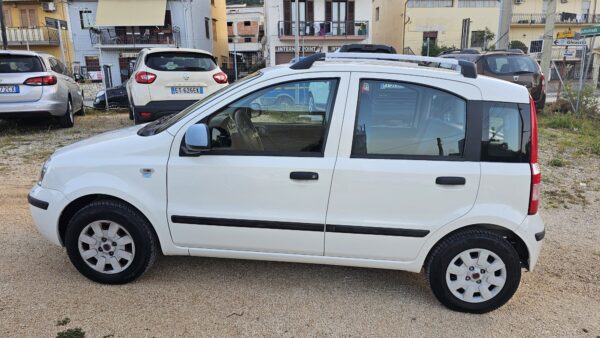 Fiat Panda 1.2  60 CV GPL  2010 Active  € 3.900,00 X NEO PATENTATI - immagine 9