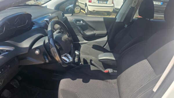 Peugeot 208 1.2 e-VTi  82 CV   2015 Allure  VENDUTA - immagine 12