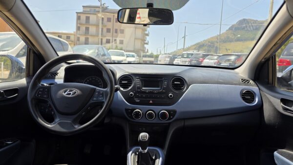 Hyundai i10 1.0  67 CV 2015  Basis  € 3.000,00 PROBLEMI AL MOTORE - immagine 7