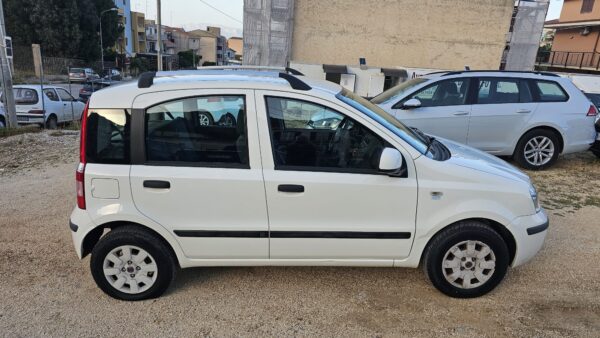Fiat Panda 1.2  60 CV GPL  2010 Active  € 3.900,00 X NEO PATENTATI - immagine 4