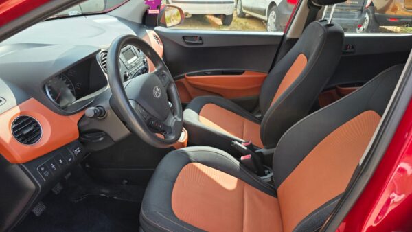 Hyundai i10 1.0 70 CV GPL 2014 Classic  € 4.500,00 - immagine 2