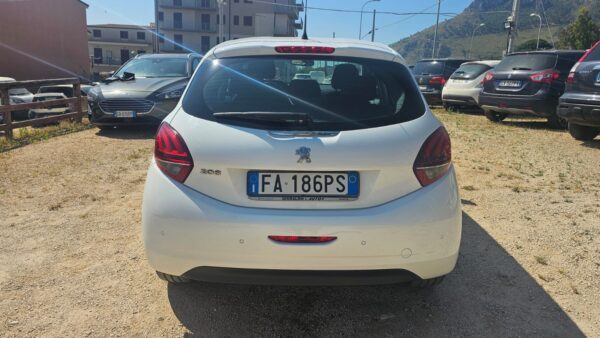 Peugeot 208 1.2 e-VTi  82 CV   2015 Allure  VENDUTA - immagine 8